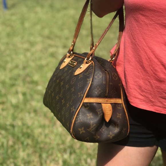 Authentic Louis Vuitton Purse - Picture 3 of 8